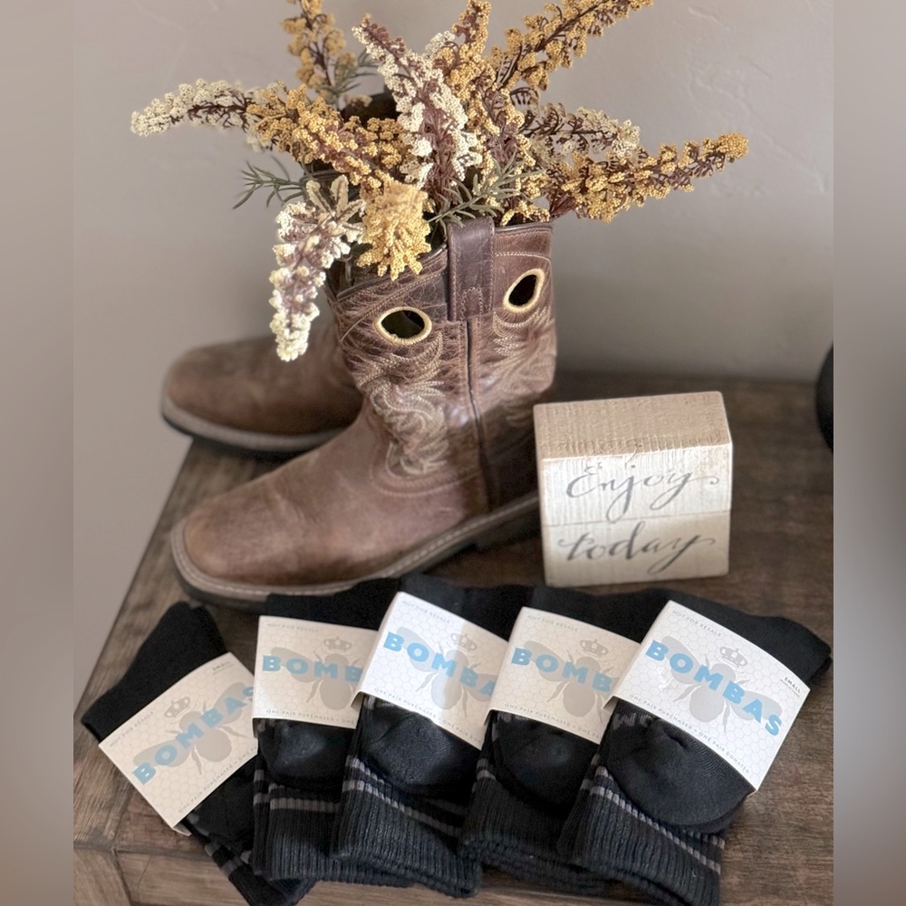 5/$30 Bomba’s socks Size:Small